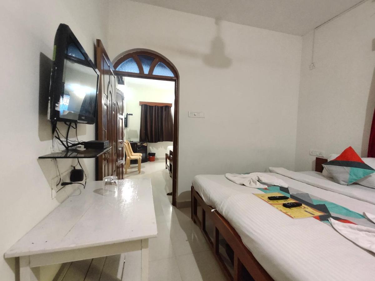 Rj14 Accommodations At Baga Beach Exterior photo