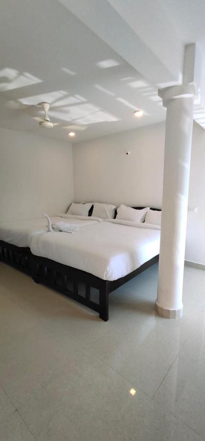 Rj14 Accommodations At Baga Beach Exterior photo