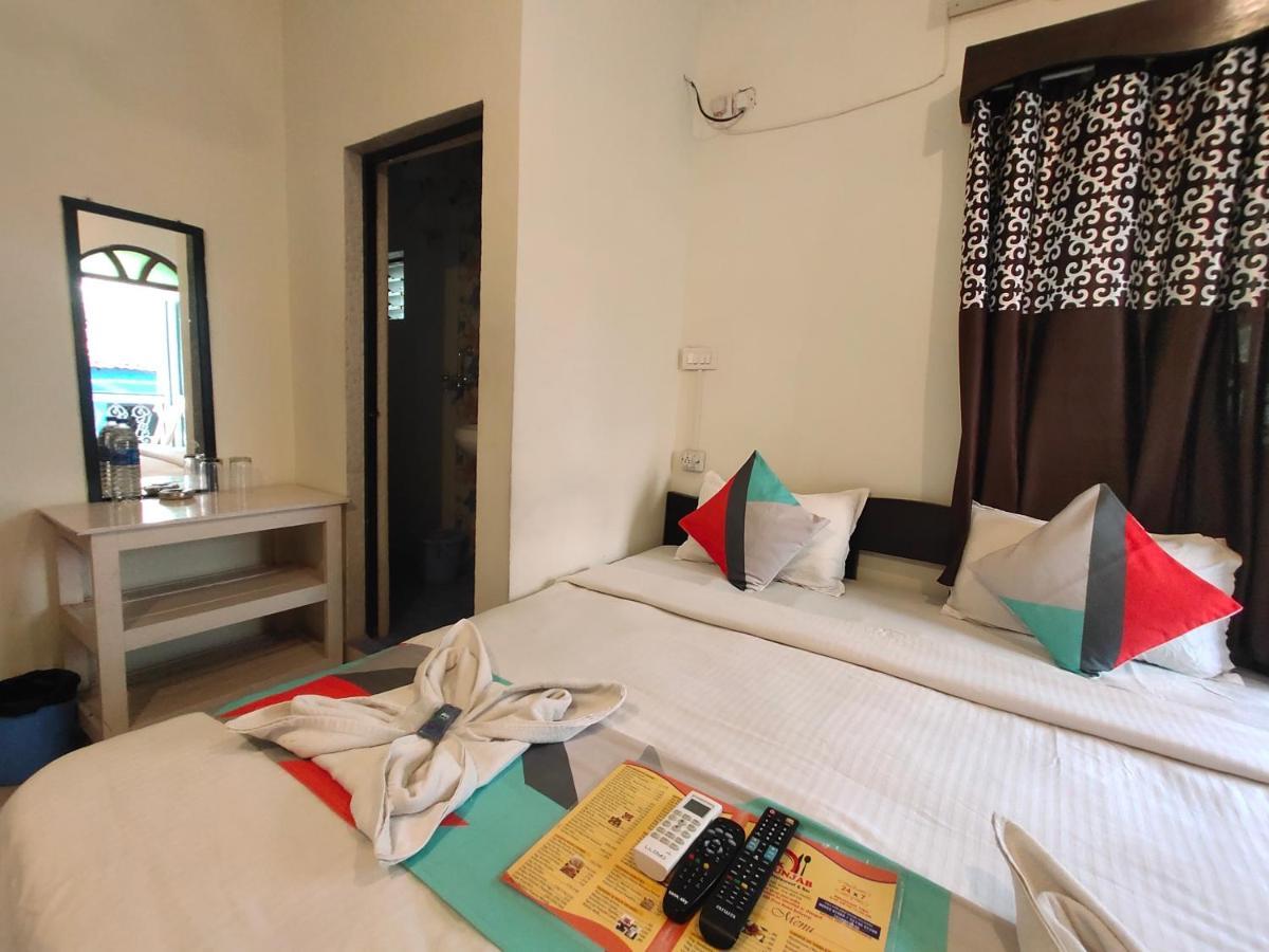 Rj14 Accommodations At Baga Beach Exterior photo