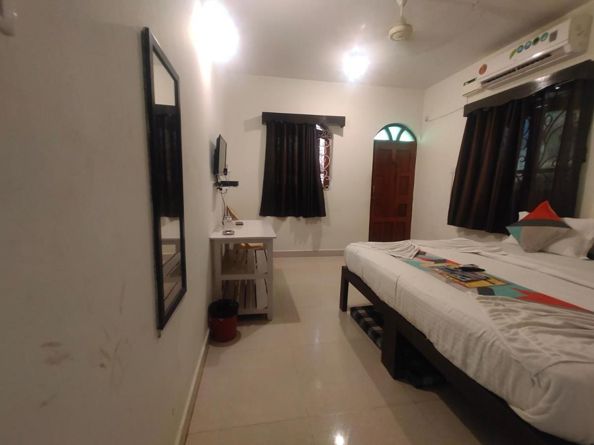 Rj14 Accommodations At Baga Beach Room photo